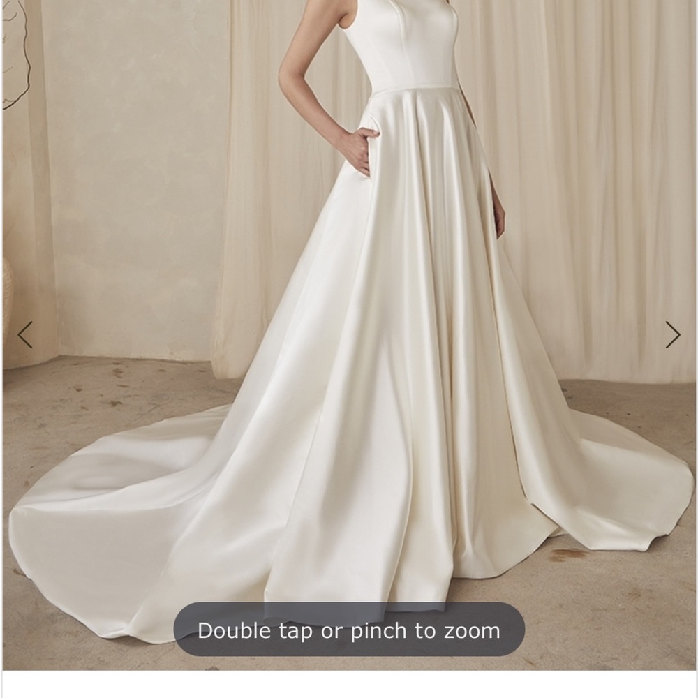 Elegant Cream Wedding Dress